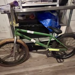 Pro Style Onsomeshit BMX bike with pegs