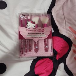 Hello Kitty Make Up Brushes 
