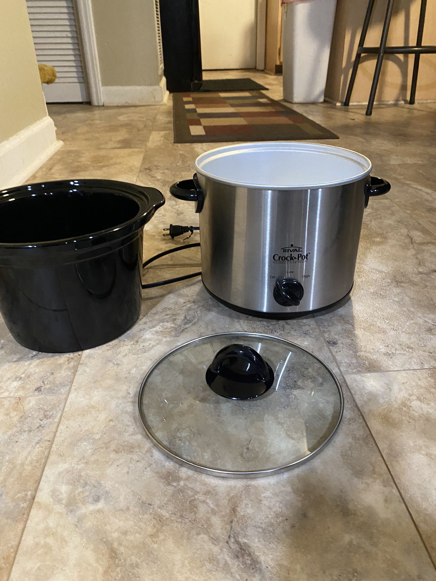 Rival Crock-Pot 3040-BC 4-Quart Black/Chrome Slow Cooker - , Inc.