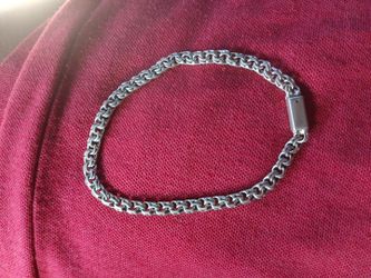 Silver bracelet in good condition