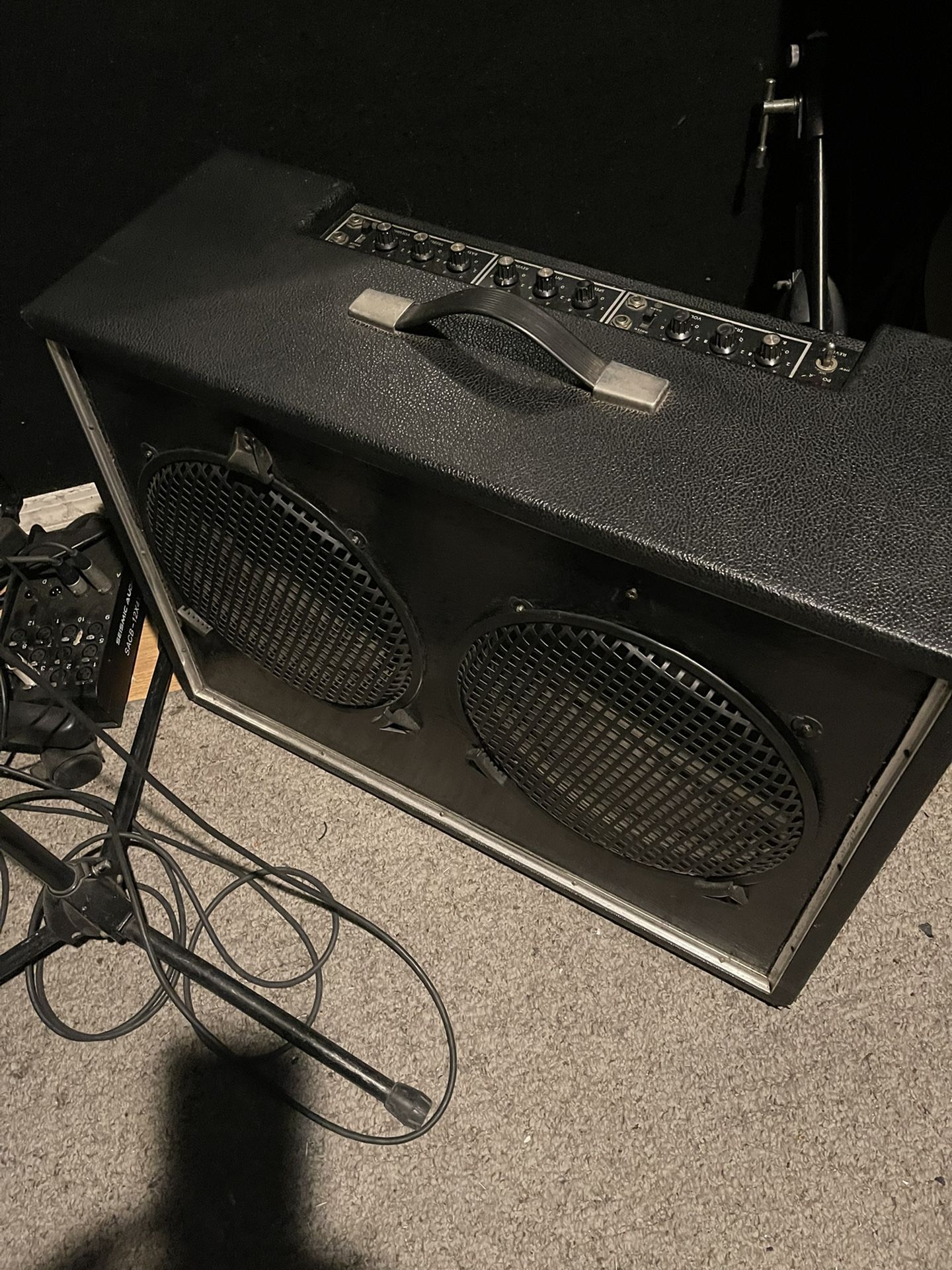 POLYTONE AMP FOR GUITAR 120watts