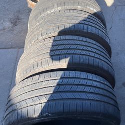 225/55/17 Michelin Defender Have 4 Tires Available With 80% Left Of Life