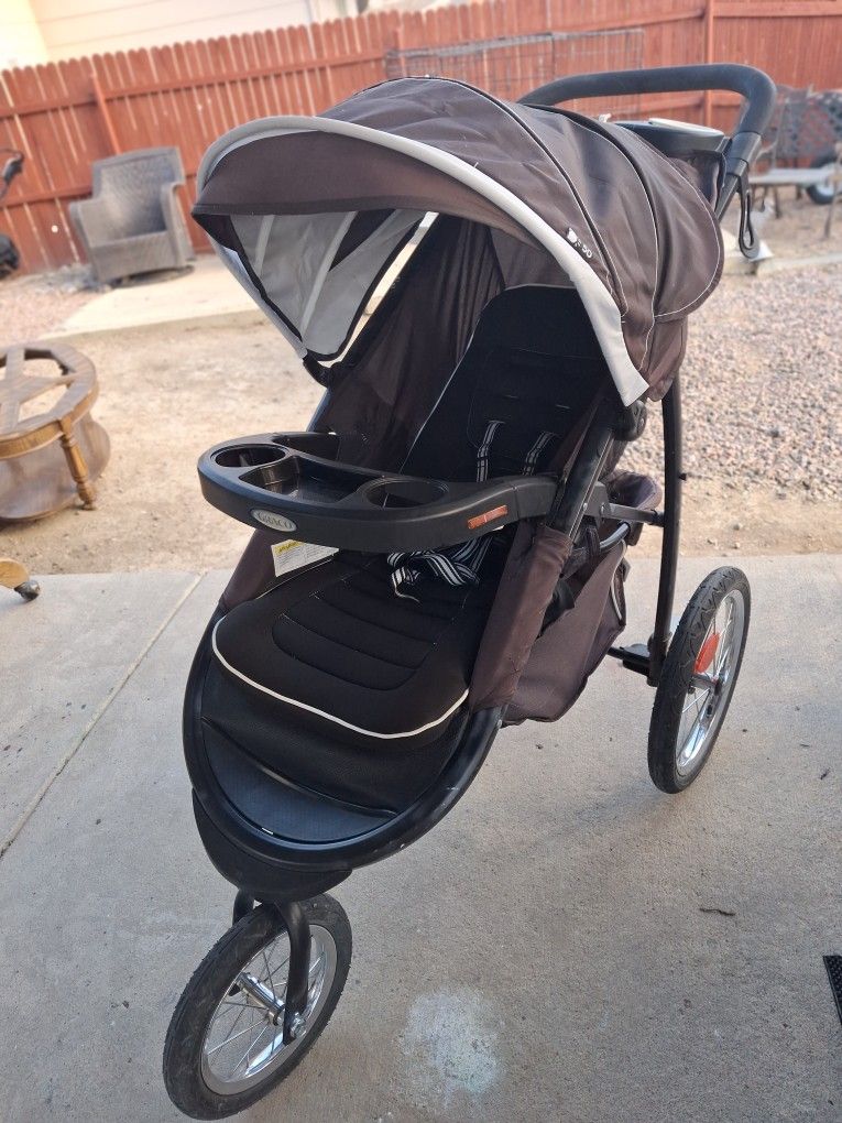 Graco Fast Action Fold Jogger Stroller