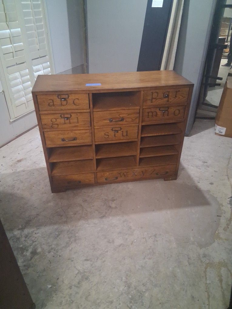 Chest With Adjustable Shelves And Drawers