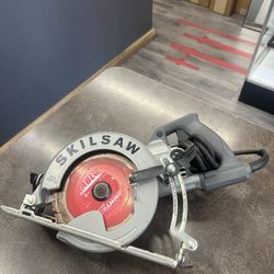 Skilsaw SPT77W Worm Drive Circular Saw 7 1/4 