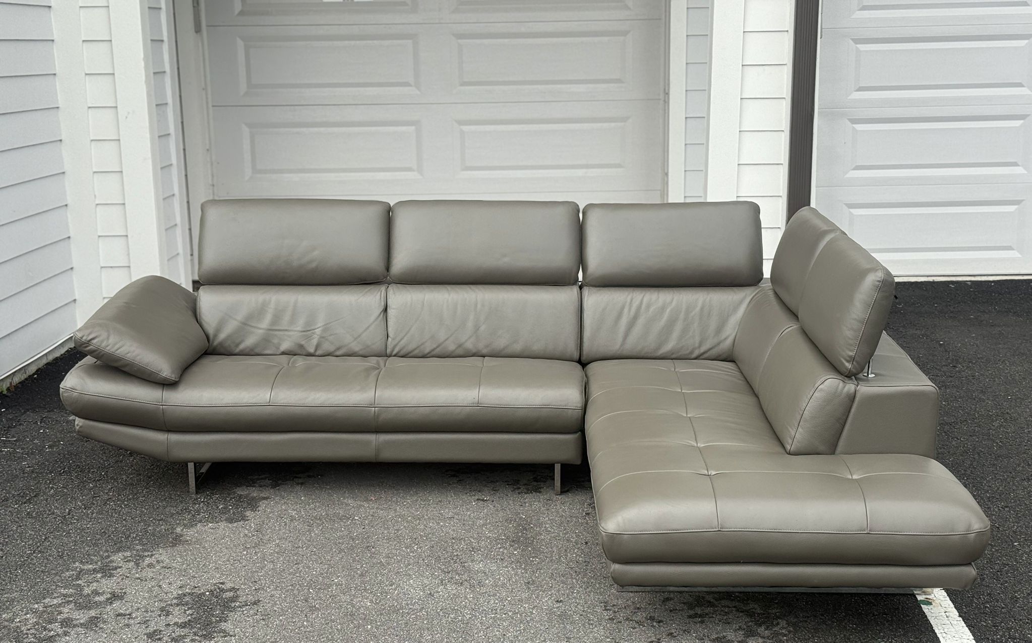 Couch/Sofa Sectional - El dorado - Gray - Leather - Delivery Available 🚛