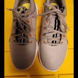 Puma Fusion Foam Shoes Size 4C. See Seller profile to bundle & save!