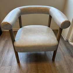 Beige/Creme Chairs