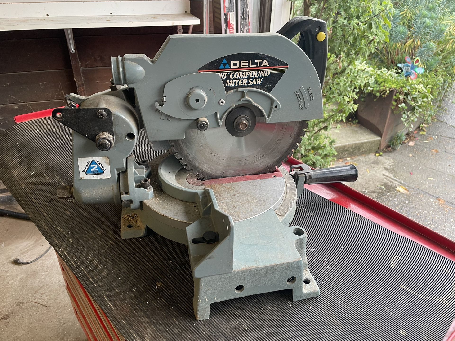 Delta Compound Miter Saw