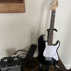 Fender Squire Mini w Amp & Accessories