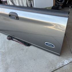 Ford F250 Tailgate
