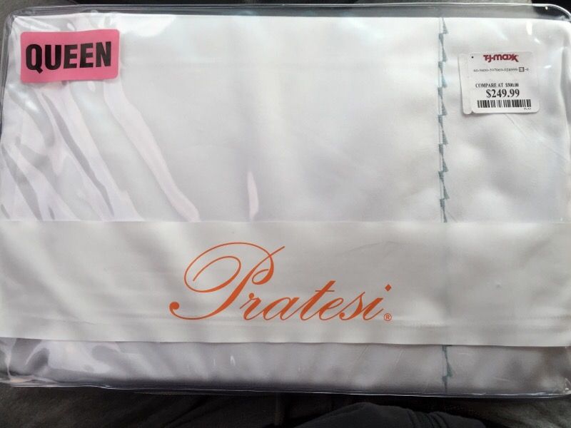 Pratesi queen bed sheet set (300 thread count) for Sale in Saint Joseph