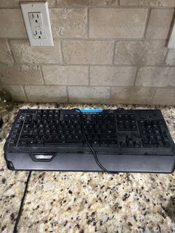 G910 Logitech Gaming Keyboard