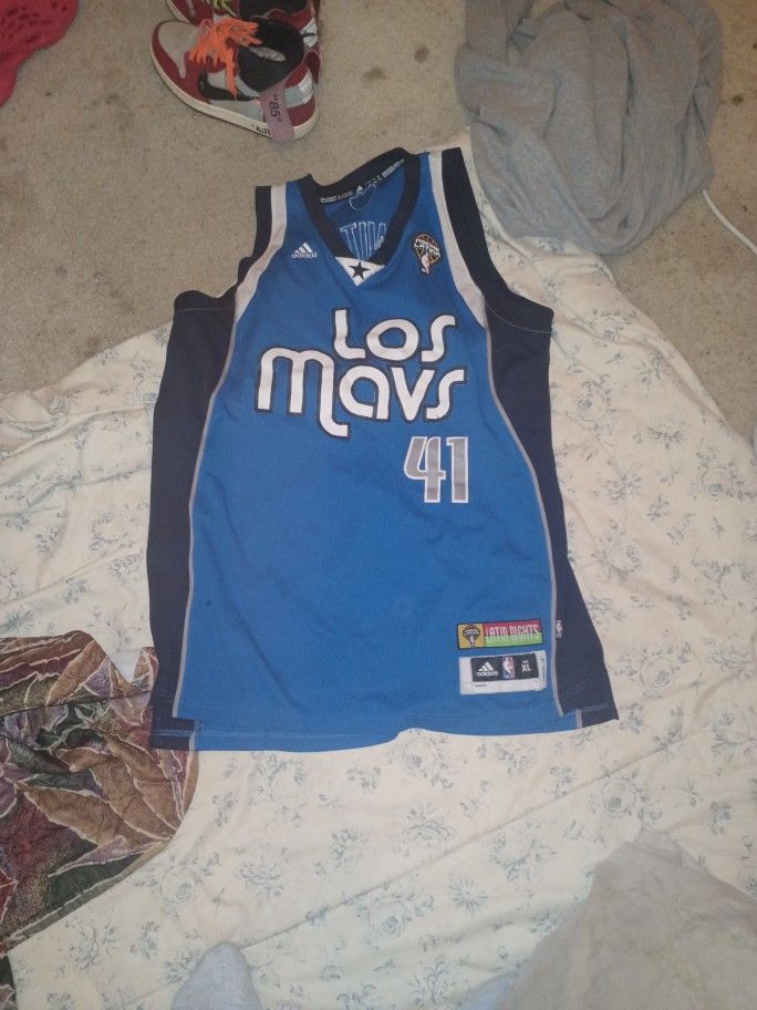 Dirk jersey