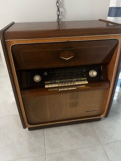 MCM Grundig HiFi Record Player and Radio