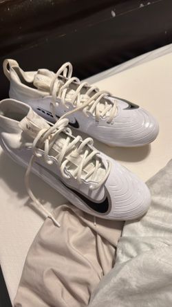 9.5 elite football cleats
