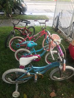 Kids bikes make an offer for them Slauson ave /western used condition