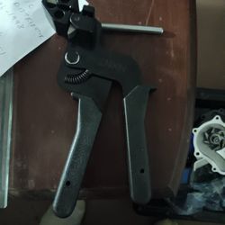 2 heavy duty stainless steal tie gun auto tightener tensioner cutter  $20 each