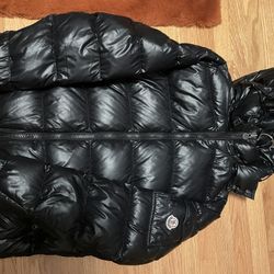 MONCLER SIZE 6