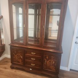 Broyhill Premier Collections China cabinet