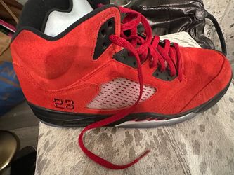 Nike Air Jordan 5 Retro “Raging Bull” sneakers in men’s size 13. Released in 2021, this popular colorway features a bold varsity-red suede upper, blac