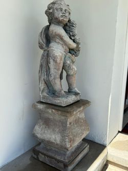 Vintage cherub concrete cast sculpture art piece solid concrete in excellent design conditions MAKE AN OFFER