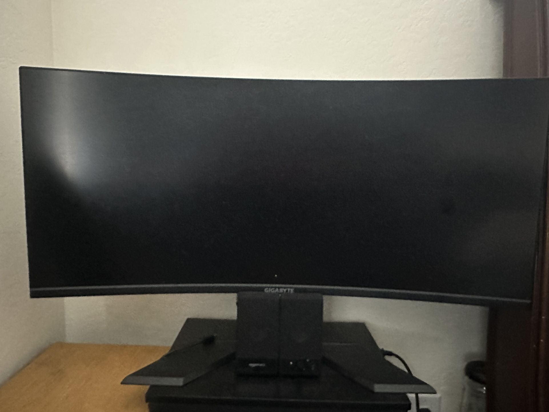 Gigabyte 34" 144hz Ultra-wide Curved Gaming Monitor