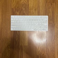 Apple Magic Keyboard 