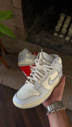2021 Nike WMNS Dunk High “Football Grey” Size 7