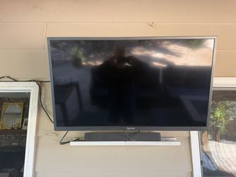 Slyvox 45' Outdoor TV Fully Weatherproof With Wall Mount