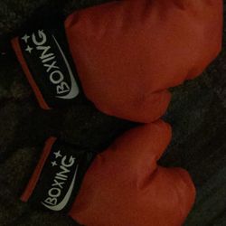 Kids boxing gloves 7-9