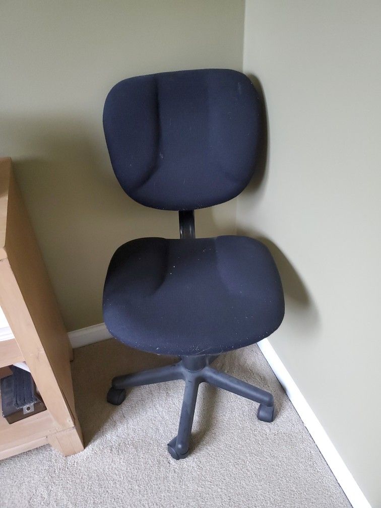 Black Office Chair With Height Adjustment And Wheels