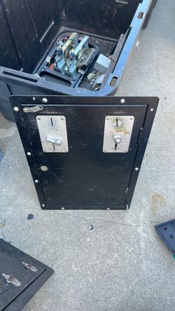 Arcade pinball ? Coin door