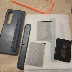 Samsung Z Fold 4 accessories