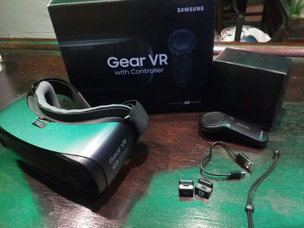 Samsung Gear VR With Controller