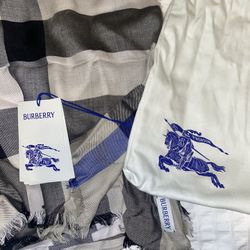 Burberry Scarf 