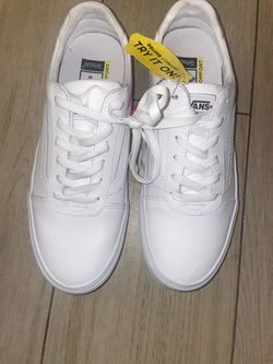 Vans Women’s Ward Deluxe white sneakers Size 10 NEW WITH TAGS