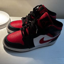 Size 5 Nike/Jordans 