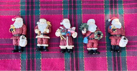 Set Of 5 Santa Claus Refrigerator Magnets.