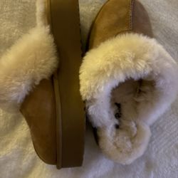 Platform UGG Slippers Size 6