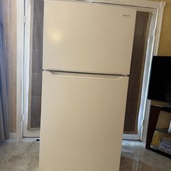 Frigidaire refrigerator
