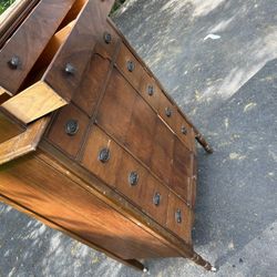 Dressers And Side Tables 