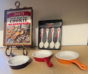 Baking Bundle – Cookie Cookbook, 3 Mini Tart/Quiche Dishes & 4 Ceramic Spoons