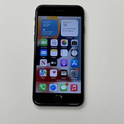 UNLOCKED iPhone 7 32GB No Sim Restrictions Desbloqueado Liberado Boost Mint Mobile T-Mobile