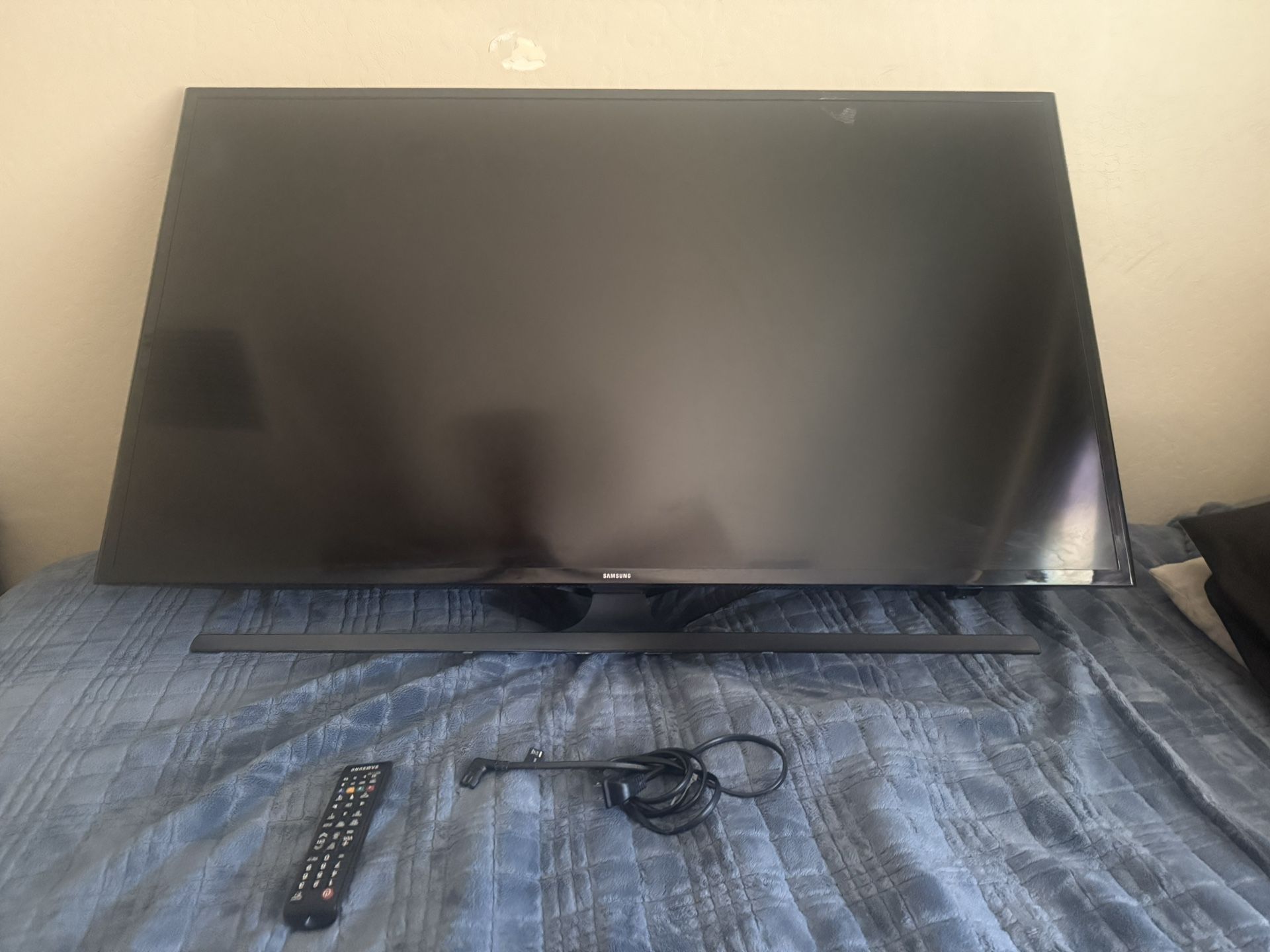 Samsung 50’’ J5200 Smart tv