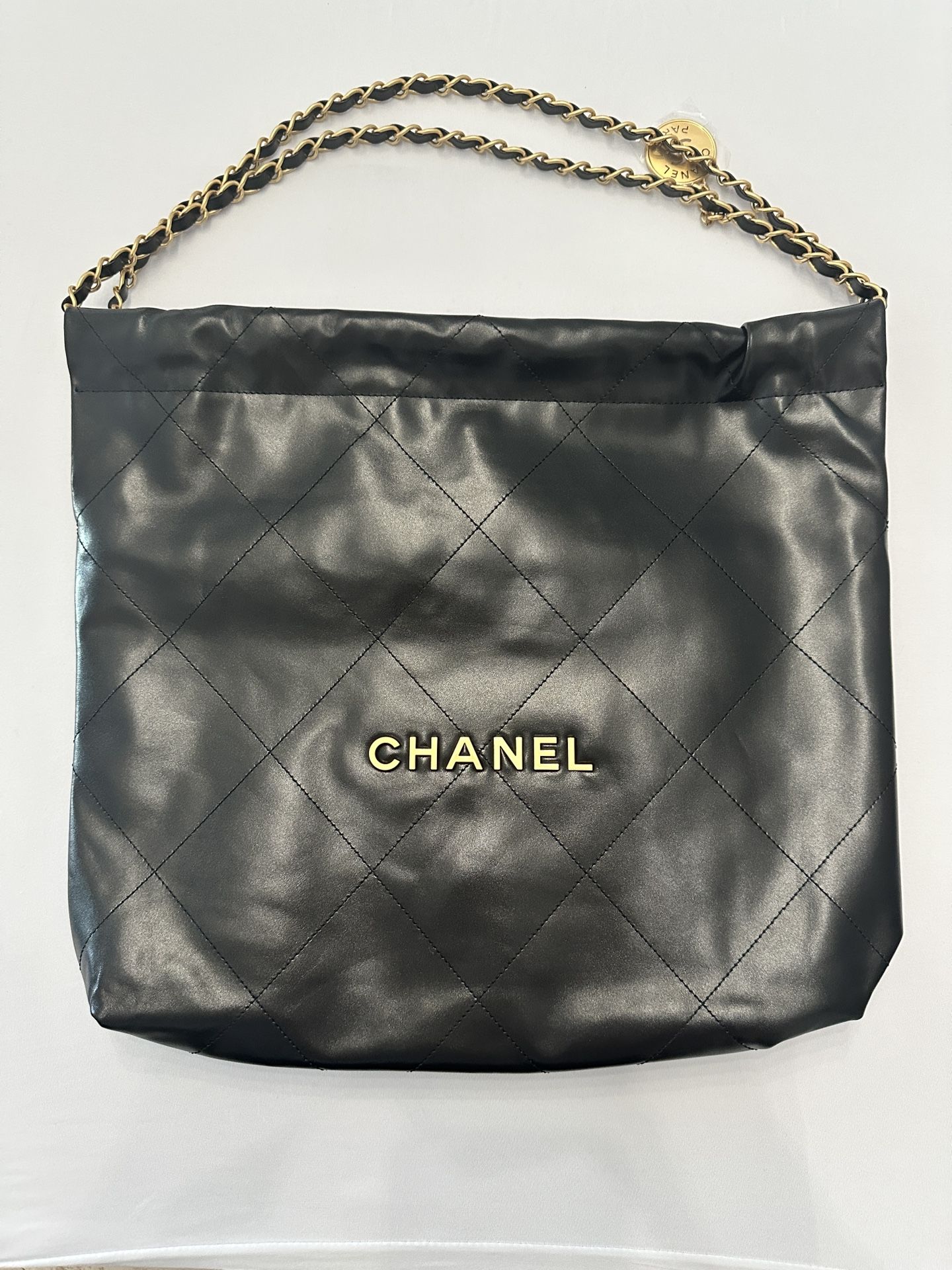 Chanel 22 Black with Gold Hardware 🤍🖤