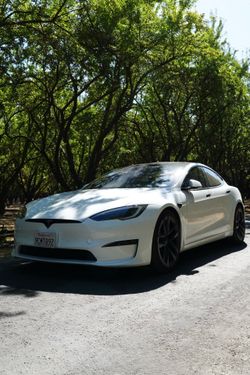 2022 Tesla Model S Plaid