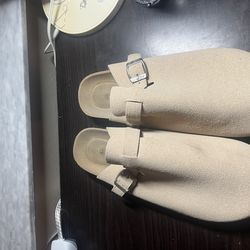 Beige Suede-Style Clogs – Size 44