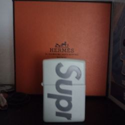 Supreme Zippo