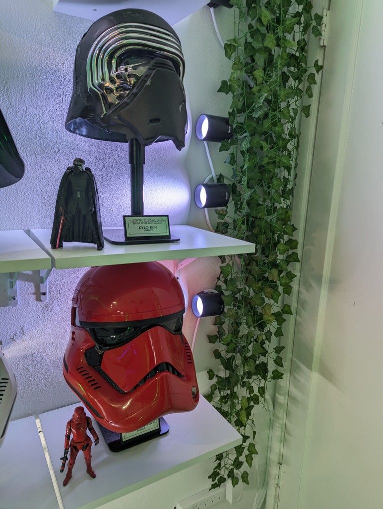 Star Wars The Black Series Kylo Ren + Galaxy's Edge Captain Cardinal Helmets PRICE FIRM  
